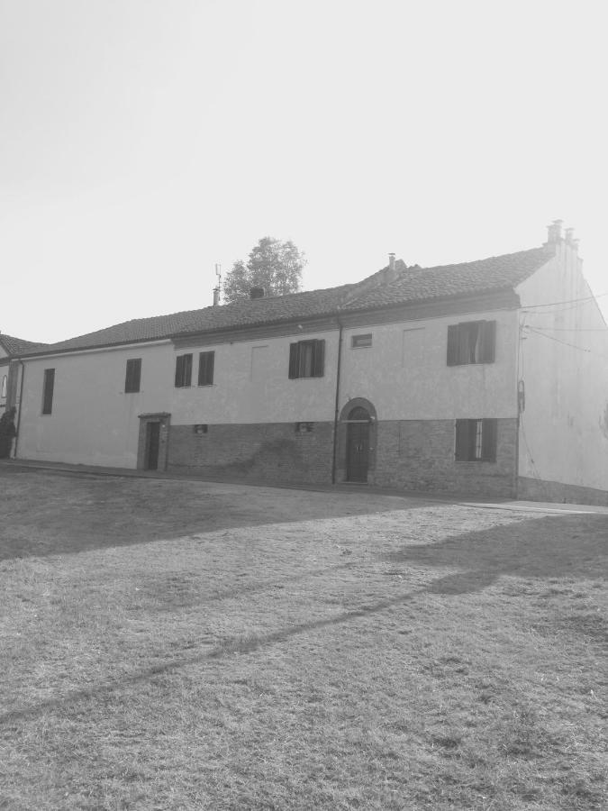 הוילה Diano dʼAlba Cascina Maina מראה חיצוני תמונה